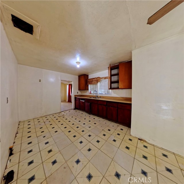 Detail Gallery Image 6 of 23 For 12522 Broadway, Whittier,  CA 90601 - 2 Beds | 1 Baths