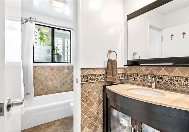Detail Gallery Image 14 of 27 For 1224 Euclid St #105,  Santa Monica,  CA 90404 - 2 Beds | 2 Baths
