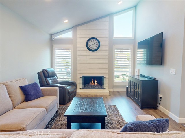 Detail Gallery Image 4 of 47 For 24192 Angela St, Lake Forest,  CA 92630 - 4 Beds | 2 Baths