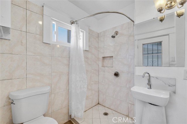 820 S Van Ness Avenue, Santa Ana CA: https://media.crmls.org/medias/1d1fde48-48e3-4ba1-bb17-52842ac5ff46.jpg