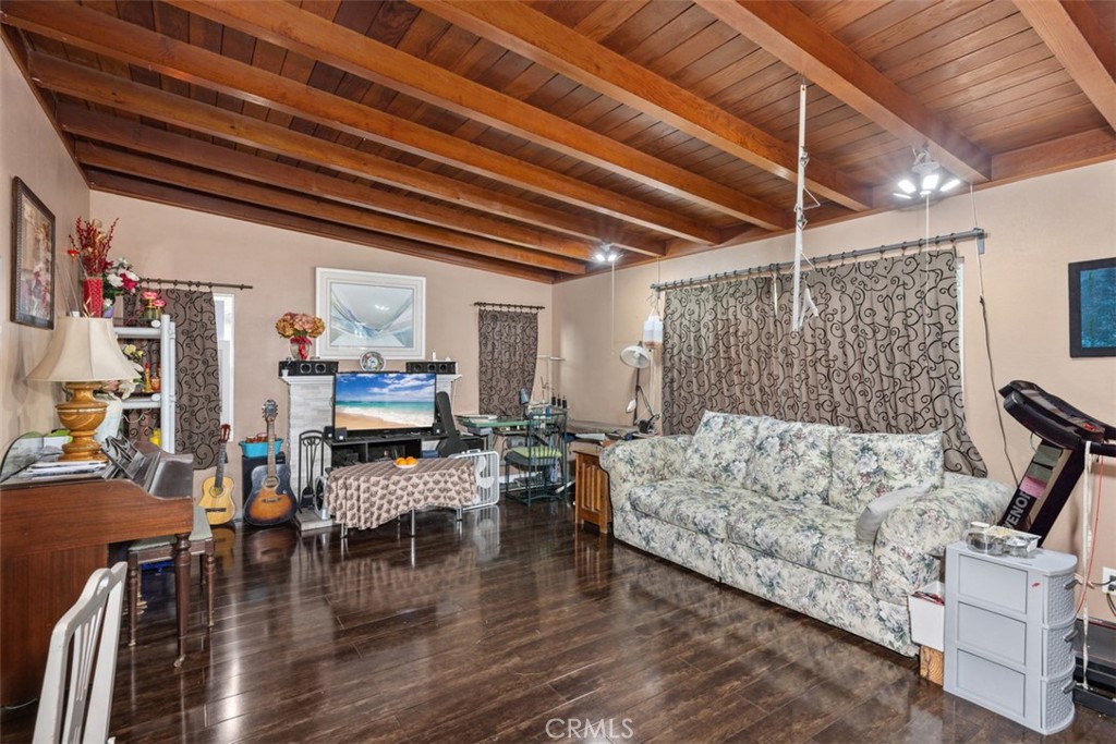 MLS #PW25100585 img 1