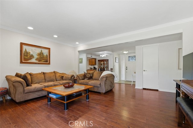 Detail Gallery Image 5 of 22 For 23538 Adamsboro Dr, Newhall,  CA 91321 - 4 Beds | 2 Baths