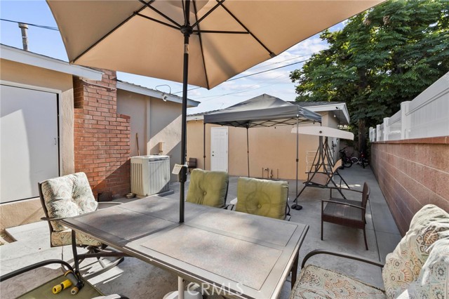11131 Alburtis Avenue, Norwalk CA: https://media.crmls.org/medias/1d2132ae-d2b2-468b-98a6-e1334cc8bf96.jpg