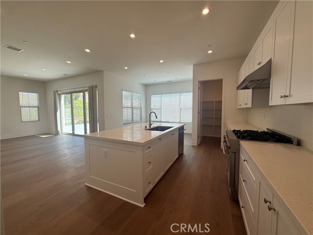 Detail Gallery Image 20 of 28 For 228 Maricopa, Irvine,  CA 92618 - 3 Beds | 2/1 Baths