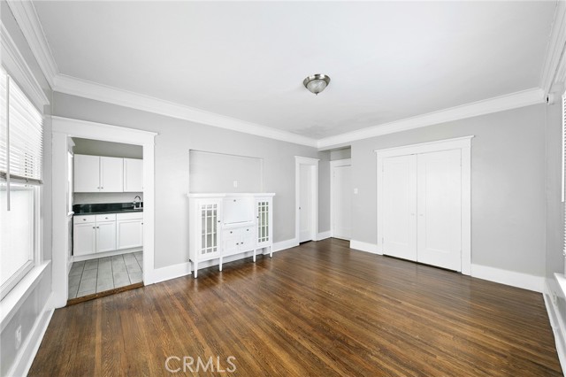 463 W 6th Street, Long Beach CA: https://media.crmls.org/medias/1d22a981-28a9-4e6f-8996-0949fa02e0b6.jpg
