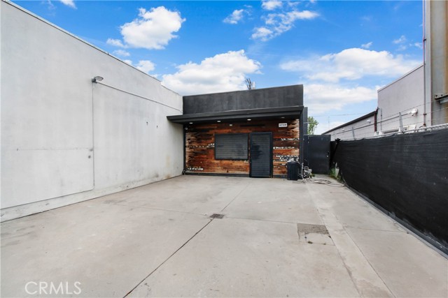 5739 Cahuenga Boulevard photo 2