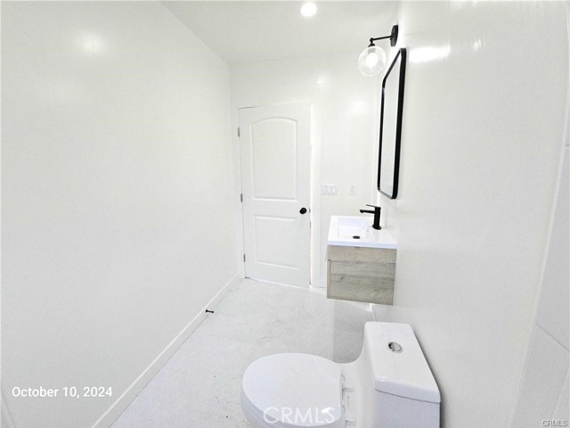Detail Gallery Image 8 of 11 For 8524 Beverlywood St #8524 1/2,  Los Angeles,  CA 90034 - 1 Beds | 1 Baths
