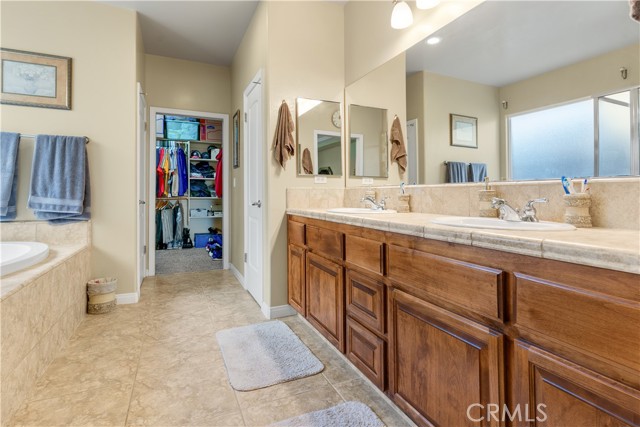 Detail Gallery Image 21 of 29 For 12508 Montbatten Pl, Bakersfield,  CA 93312 - 4 Beds | 2/1 Baths