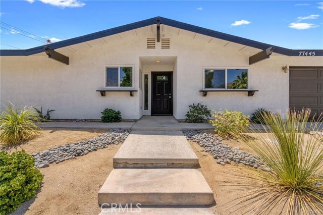 77445 Calle Potrero, La Quinta CA: https://media.crmls.org/medias/1d23aa87-fca2-43b1-9036-01da3905f628.jpg