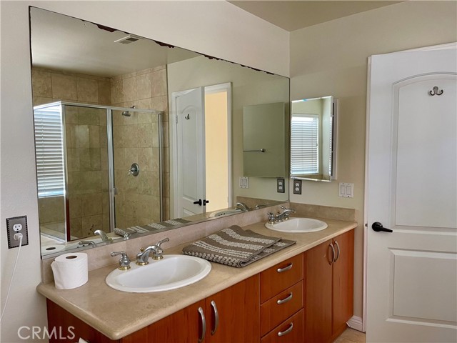 Detail Gallery Image 14 of 22 For 2223 Grant Ave #B,  Redondo Beach,  CA 90278 - 3 Beds | 2/1 Baths
