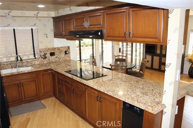 4400 Portico Place, Encino CA: https://media.crmls.org/medias/1d246f25-0894-4cf7-aa10-d61487fe1dbd.jpg