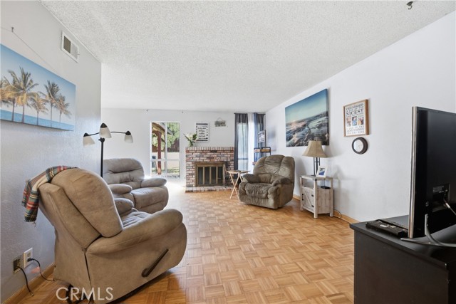 Detail Gallery Image 5 of 26 For 1423 Mountain Meadow, Oceanside,  CA 92056 - 2 Beds | 2 Baths