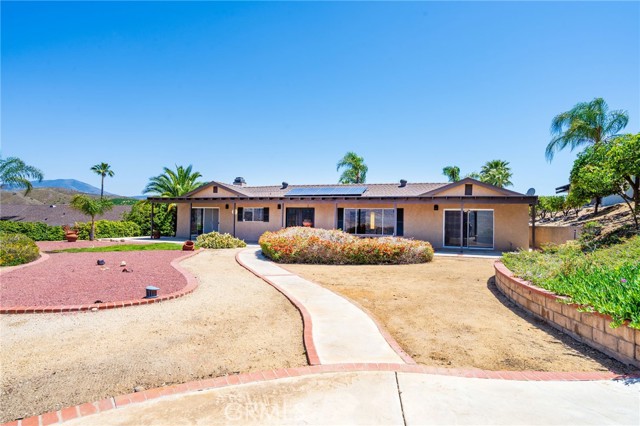44940 Viejo Drive, Hemet CA: https://media.crmls.org/medias/1d25710f-1b3f-49e4-a97b-63a1245c6b42.jpg