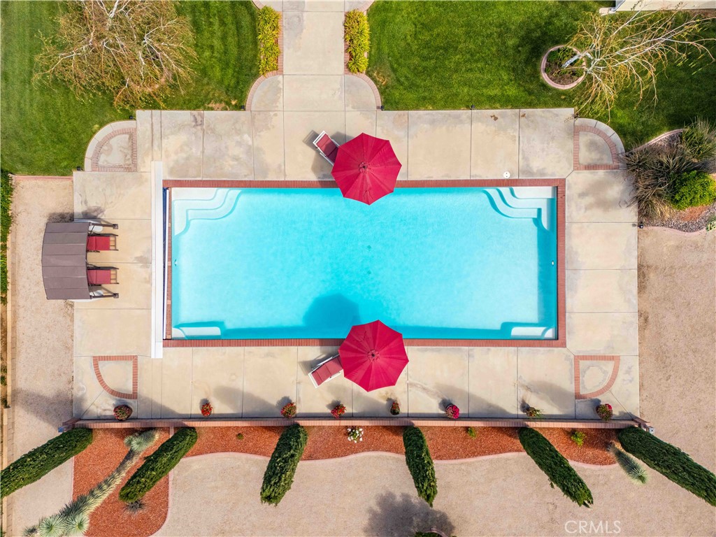 https://media.crmls.org/medias/1d25ec52-c153-4ab2-9d7d-9f4f773cb3a6.jpg?preset=X-Large