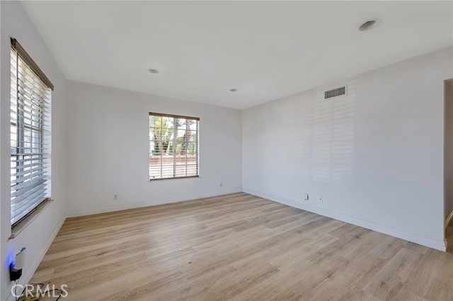 19342 Salmon Lane, Huntington Beach CA: https://media.crmls.org/medias/1d2652b1-a509-4353-aa68-d5ea7634072b.jpg
