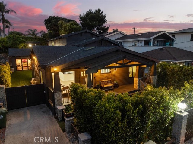 1012 10th Street, Manhattan Beach CA: https://media.crmls.org/medias/1d271b84-e892-485c-8056-6179ab7b0d76.jpg