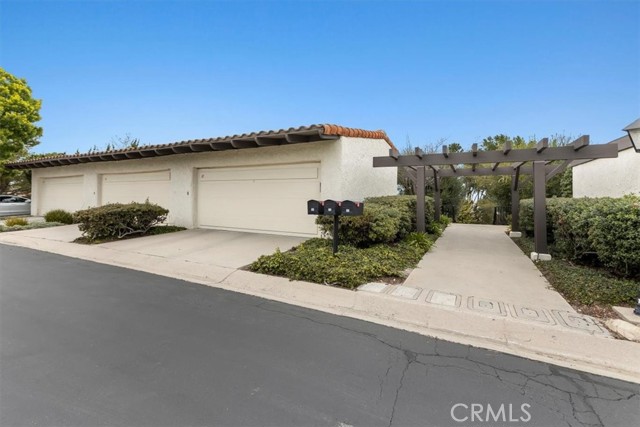 Walkway from garage to home