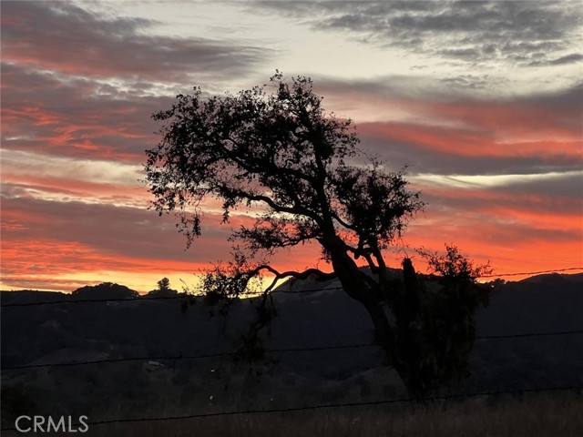 10755 Santa Ana Road, Atascadero CA: https://media.crmls.org/medias/1d281a6d-9b58-4b97-bc16-da973fc12db6.jpg