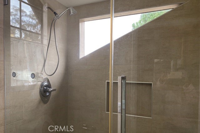 Detail Gallery Image 8 of 9 For 2306 Applewood Cir, Fullerton,  CA 92833 - 3 Beds | 2/1 Baths