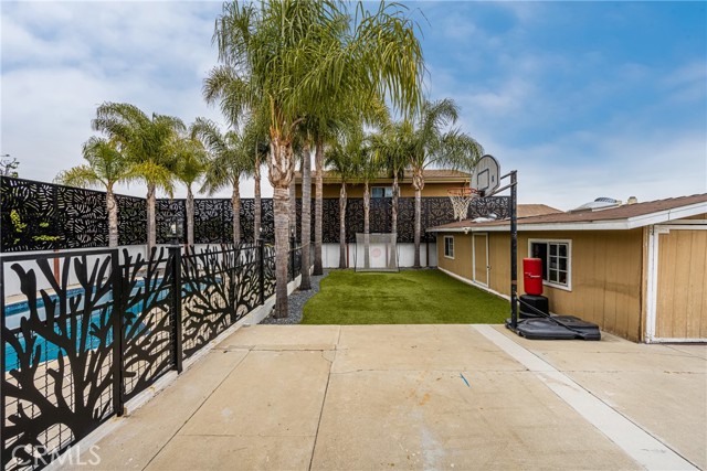 23118 Pennsylvania Avenue, Torrance CA: https://media.crmls.org/medias/1d283797-3184-40d8-8663-fc5e0fbdfaaa.jpg