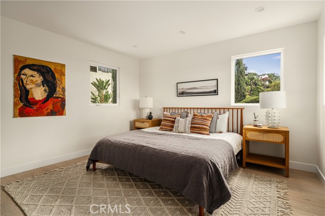 Detail Gallery Image 10 of 39 For 3950 Franklin Ave, Los Angeles,  CA 90027 - 3 Beds | 3/1 Baths