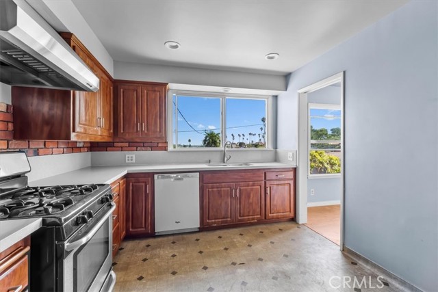 445 Calle Mayor, Redondo Beach, California 90277, 3 Bedrooms Bedrooms, ,2 BathroomsBathrooms,Residential,For Sale,Calle Mayor,SB25203937