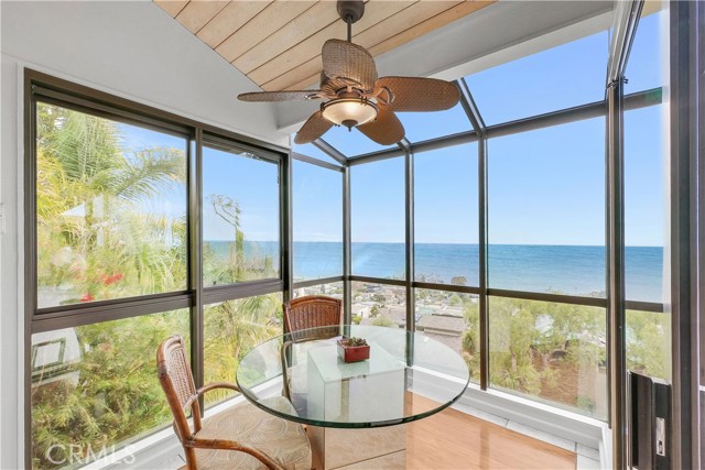 537 Dunnegan Place, Laguna Beach CA: https://media.crmls.org/medias/1d296dd8-3d83-4288-8170-eff4c7019e23.jpg