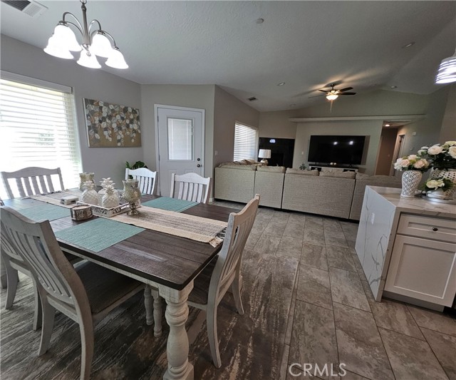 18010 Seaforth Street, Hesperia CA: https://media.crmls.org/medias/1d297c32-19c7-46f9-9ae7-8e879506abcf.jpg