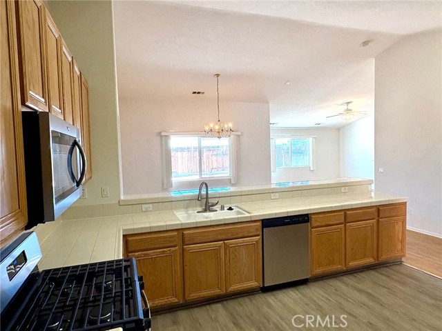 Detail Gallery Image 8 of 22 For 13179 Butte, Victorville,  CA 92395 - 3 Beds | 2 Baths