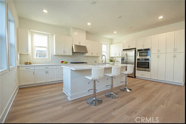 Detail Gallery Image 3 of 8 For 241 Proctor, Irvine,  CA 92618 - 4 Beds | 3 Baths