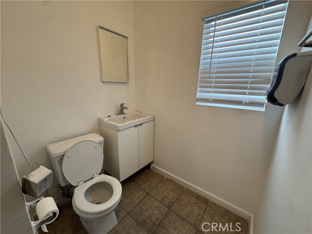 Detail Gallery Image 3 of 9 For 5655 Atlantic #5659.5,  Long Beach,  CA 90805 - 2 Beds | 1 Baths