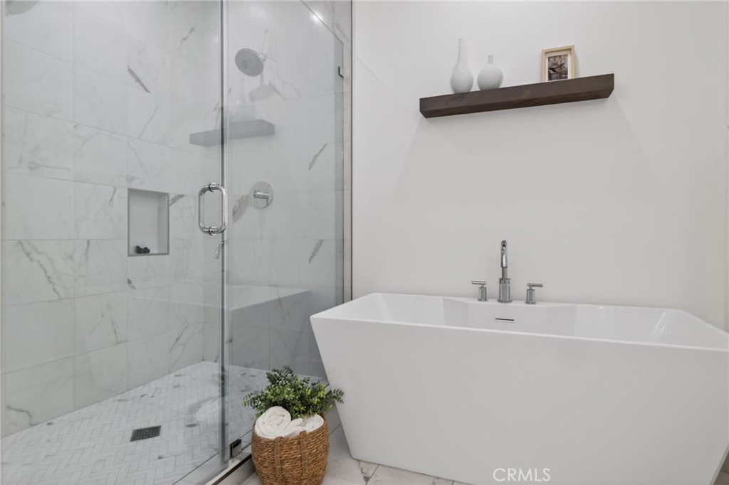 https://media.crmls.org/medias/1d2a9f68-8768-49c0-807a-959cd7207904.jpg?preset=X-Large