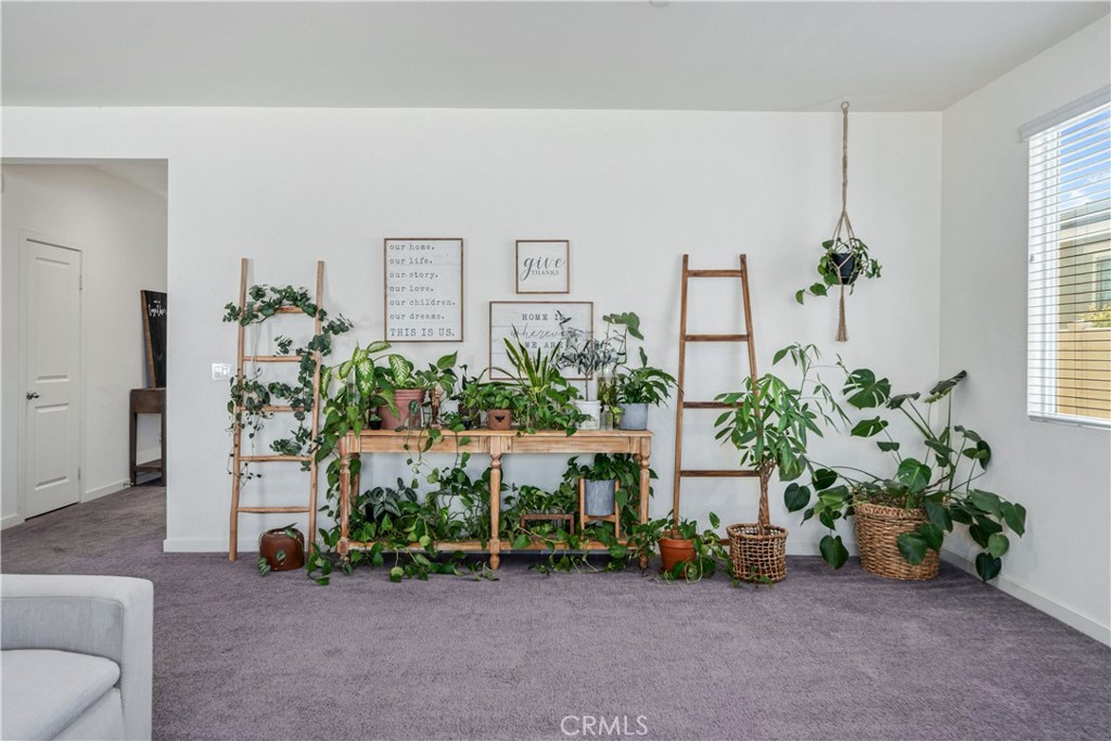 https://media.crmls.org/medias/1d2ade67-5916-492d-ad07-b177b4f5cbb8.jpg?preset=X-Large