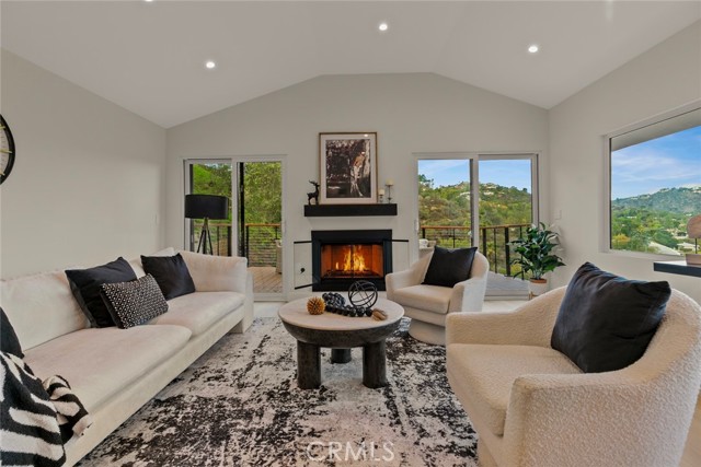 Detail Gallery Image 18 of 66 For 981 Glen Oaks, Pasadena,  CA 91105 - 3 Beds | 3 Baths