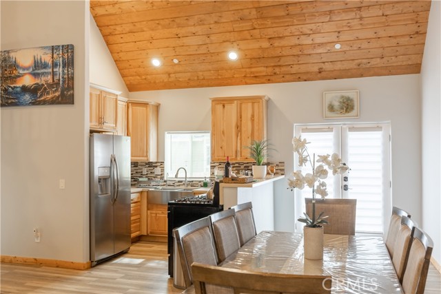 Detail Gallery Image 6 of 25 For 433 Imperial Ave, Sugarloaf,  CA 92386 - 3 Beds | 2 Baths