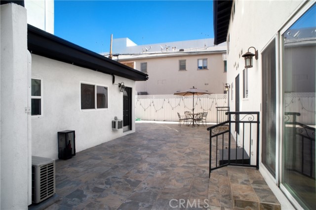 Detail Gallery Image 13 of 14 For 11265 Otsego St #1,  North Hollywood,  CA 91601 - 2 Beds | 1/1 Baths