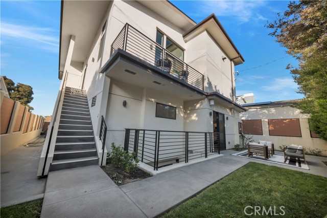 332 Avenue E, Redondo Beach, California 90277, 5 Bedrooms Bedrooms, ,6 BathroomsBathrooms,Residential,For Sale,Avenue E,SB26070979