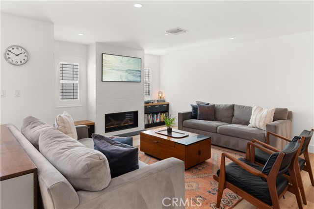 Detail Gallery Image 3 of 60 For 315 Lugonia St, Newport Beach,  CA 92663 - 4 Beds | 4 Baths