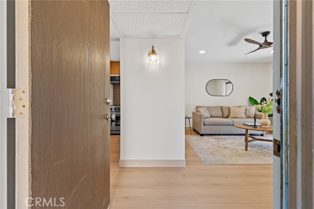 Detail Gallery Image 5 of 41 For 120 Lemon #34,  Irvine,  CA 92618 - 1 Beds | 1 Baths