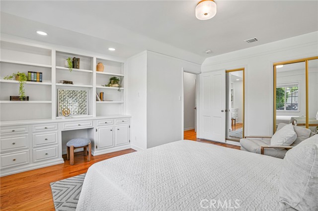 3975 Van Noord Avenue, Studio City CA: https://media.crmls.org/medias/1d2eaeb9-a42c-4589-8253-8f752d1d7efc.jpg