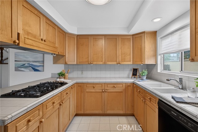 Detail Gallery Image 7 of 46 For 2355 W 235th Pl, Torrance,  CA 90501 - 5 Beds | 3 Baths