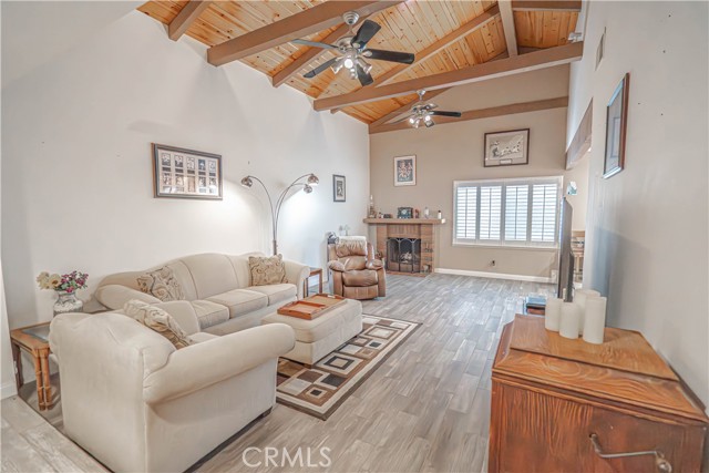 Detail Gallery Image 4 of 38 For 2650 Belburn Pl, Simi Valley,  CA 93065 - 5 Beds | 2 Baths