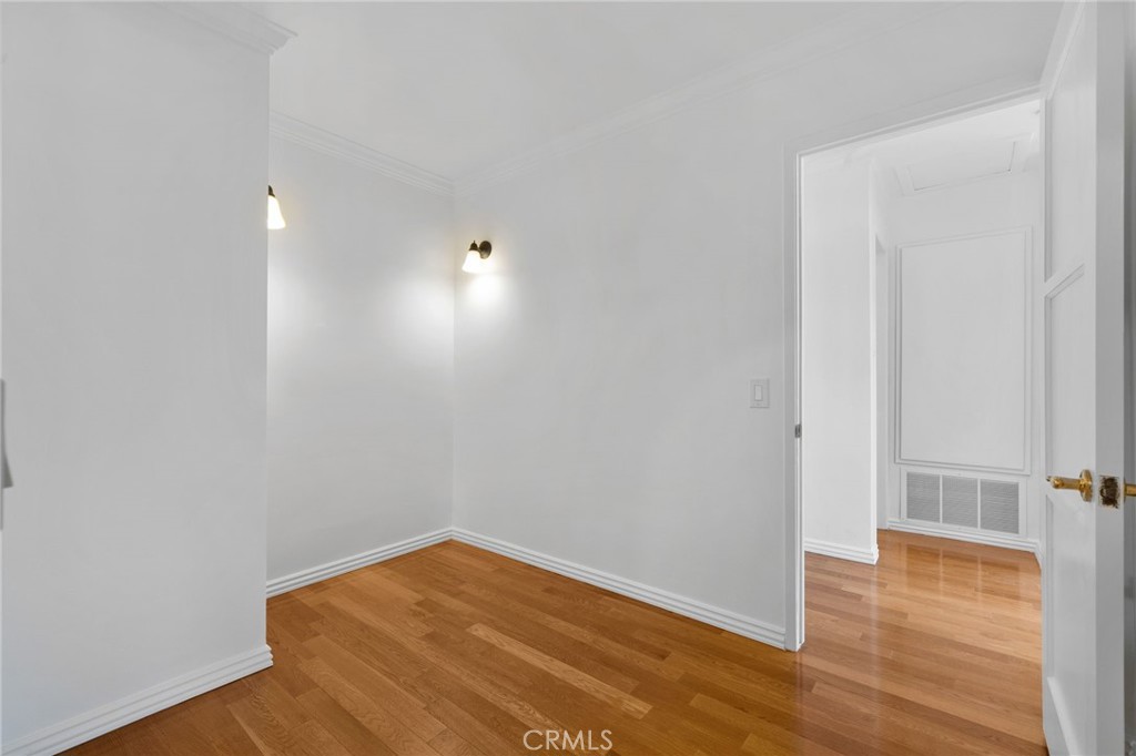 https://media.crmls.org/medias/1d3262eb-c098-48e8-81e2-4d14acd6322d.jpg?preset=X-Large