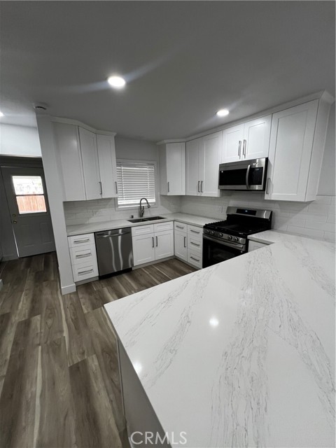 Detail Gallery Image 6 of 24 For 25546 Byron St, San Bernardino,  CA 92404 - 2 Beds | 1 Baths