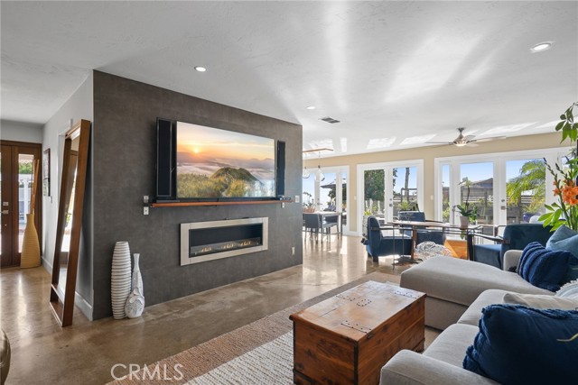 Detail Gallery Image 8 of 27 For 2885 Zell Dr, Laguna Beach,  CA 92651 - 3 Beds | 2 Baths