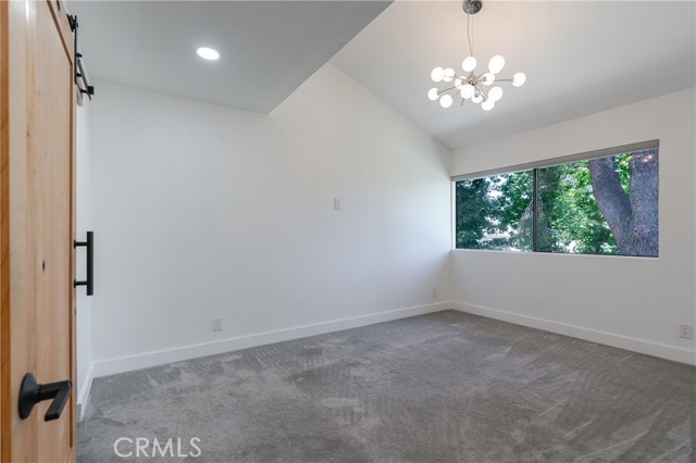 22139 burbank, Woodland Hills CA: https://media.crmls.org/medias/1d34206d-c412-4e24-b414-8594264ce1a0.jpg