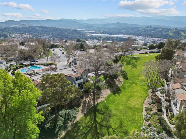 Detail Gallery Image 20 of 22 For 21358 Nandina Ln #204,  Newhall,  CA 91321 - 2 Beds | 2 Baths