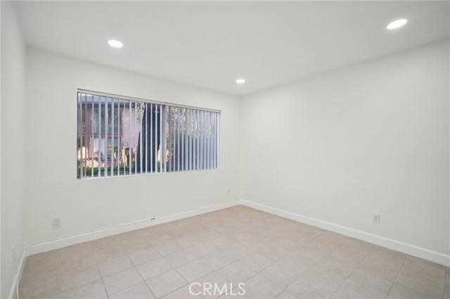 Detail Gallery Image 21 of 39 For 1044 Cabrillo Park Dr #B,  Santa Ana,  CA 92701 - 2 Beds | 1 Baths