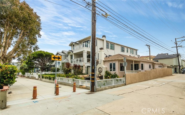 316 7th Street, Manhattan Beach, California 90266, 3 Bedrooms Bedrooms, ,2 BathroomsBathrooms,Residential,Sold,7th,SB22117653