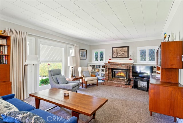 438 N Pasadena Avenue, Glendora CA: https://media.crmls.org/medias/1d356001-446a-421a-bfaf-6bcb5e1c2ce1.jpg